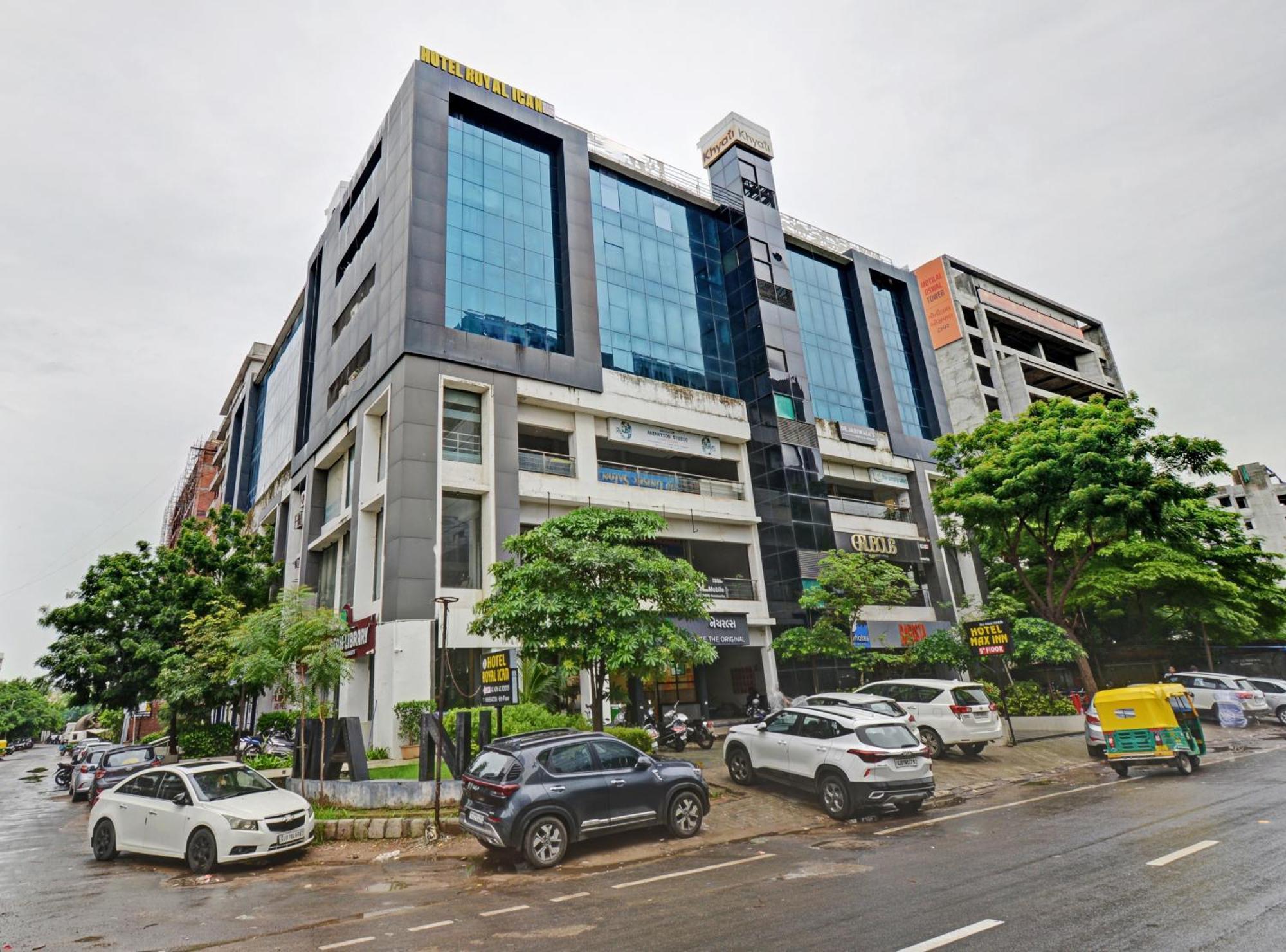 Hotel Royal Ican Sindhubhavan Road Ahmedabad Exterior photo